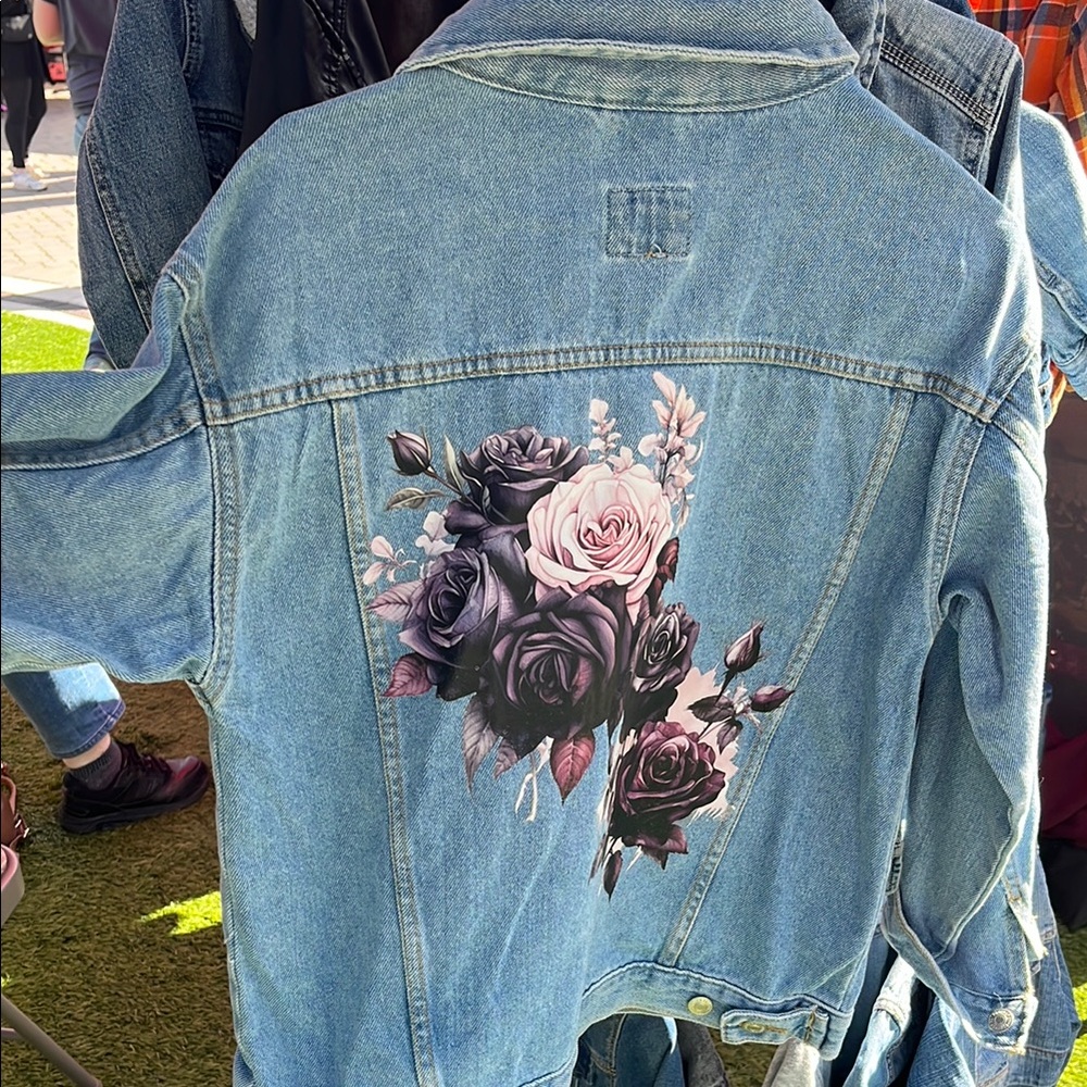 Forever 21 Blue and Black Jean Jacket with Floral Design and Classic Style